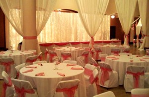 Pink and white wedding decor (2)